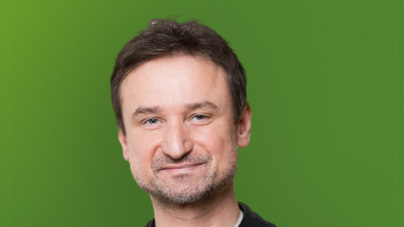 Portraitfoto von Bernhard Frisch